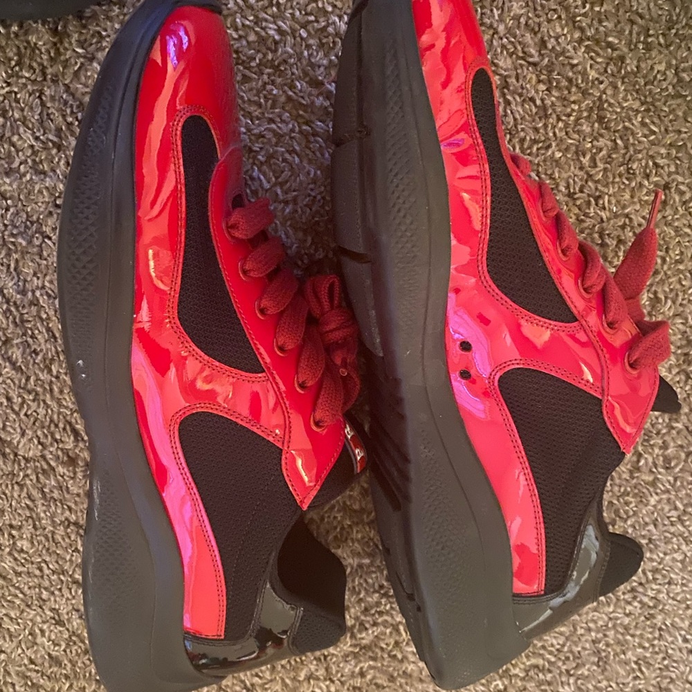 Used Red patten leather Prada’s size 10 1/2 good condition